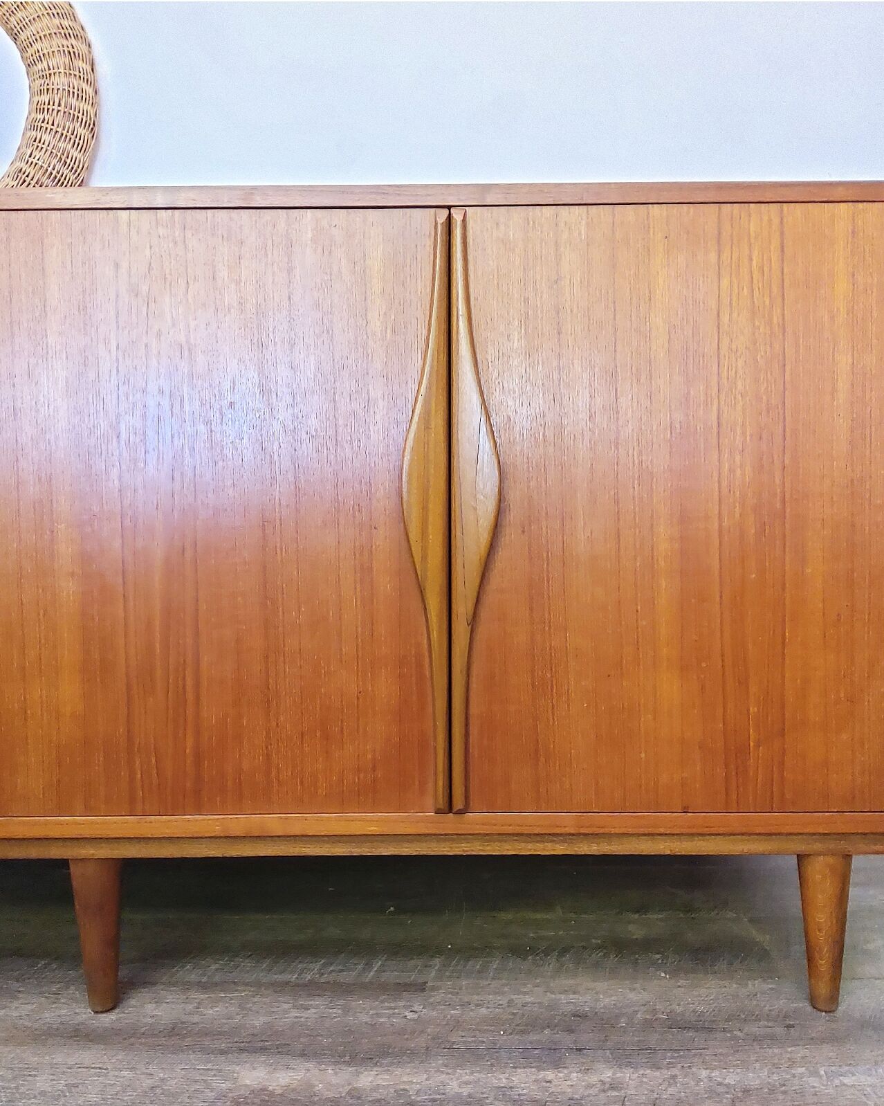 Vintage teak row