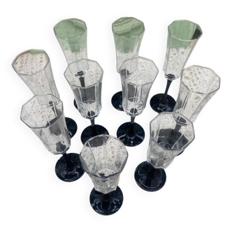 10 champagne flutes