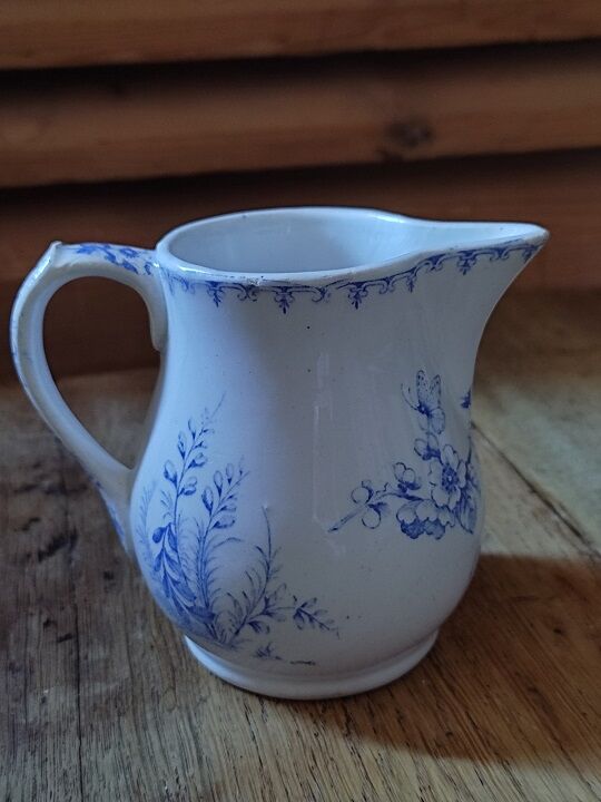 porcelain milk jar Lunéville Mes Anges