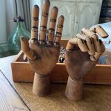 Articulated wooden hands