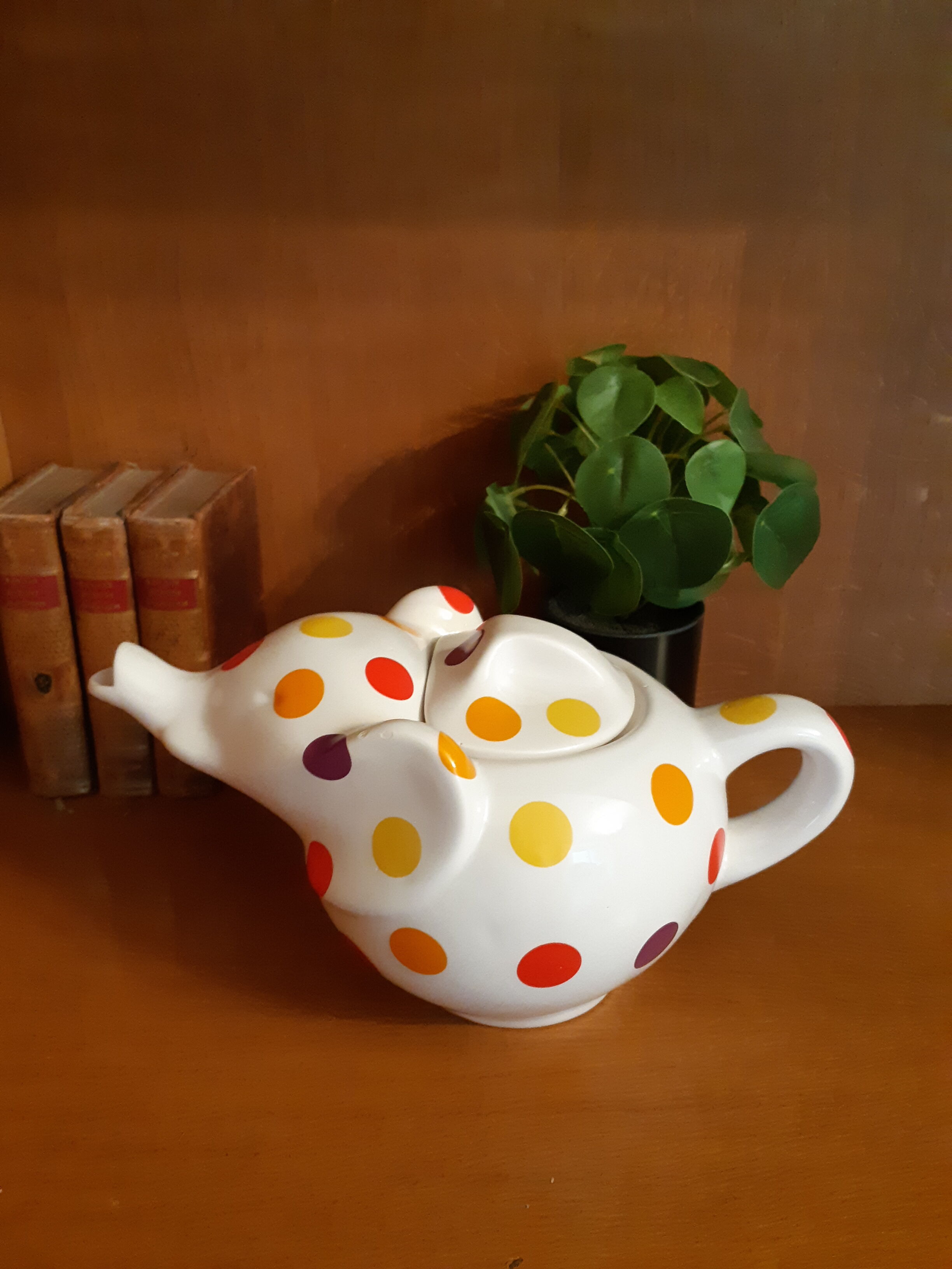 Théière elephant blanche à pois vintage français