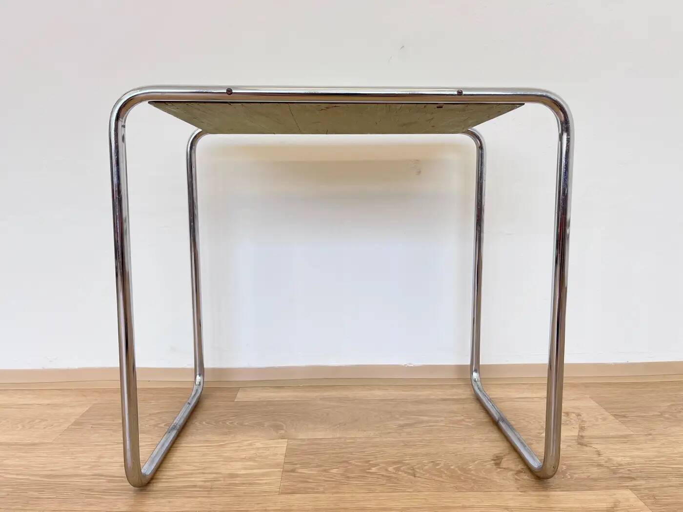 Table gigogne ou d'appoint chromée de style Bauhaus, conçue par Marcel Breuer pour Mucke Melder, années 1930