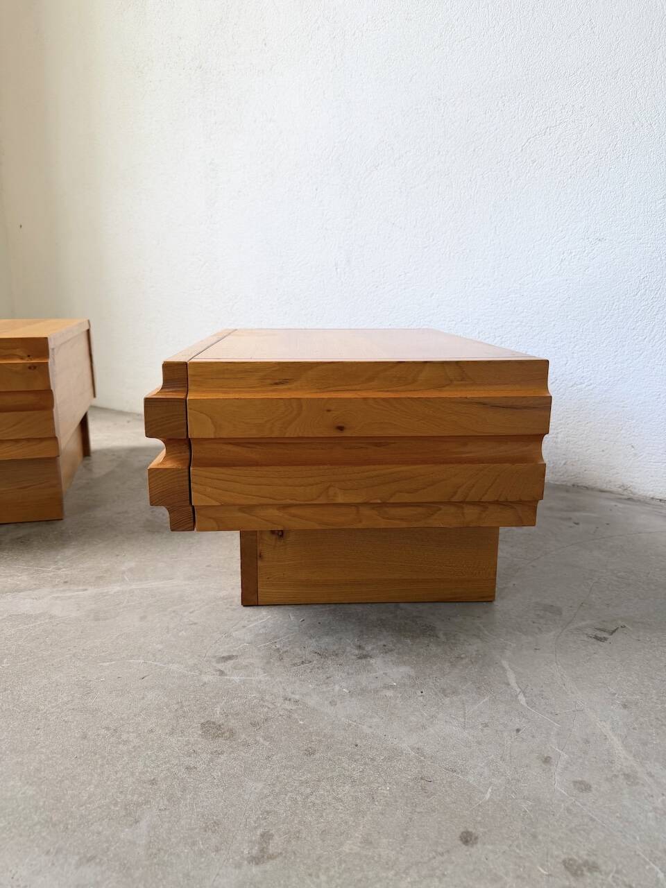 Paire de chevets en orme Maison Regain