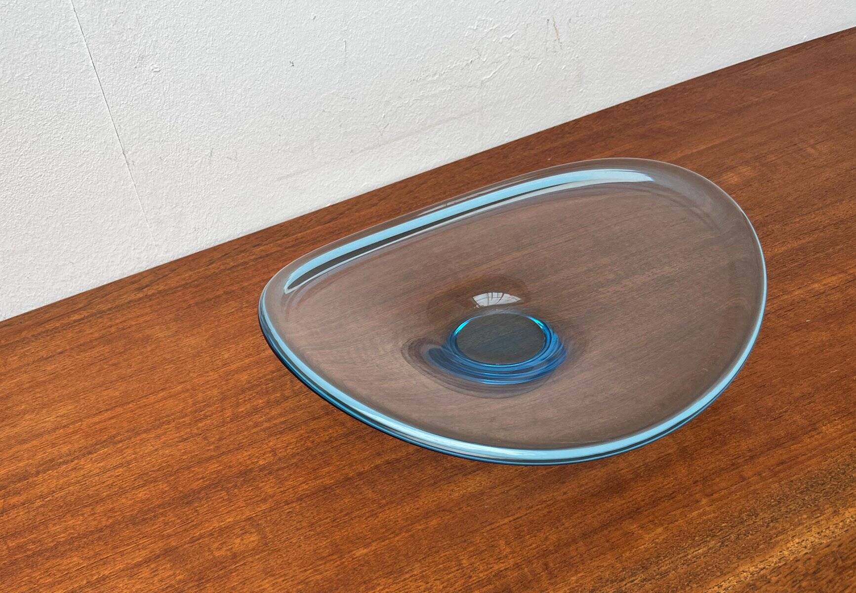 Art glass bowl from the Mid-Century Danish Thule series by Per Lütken for Holmegaard, 1960s.