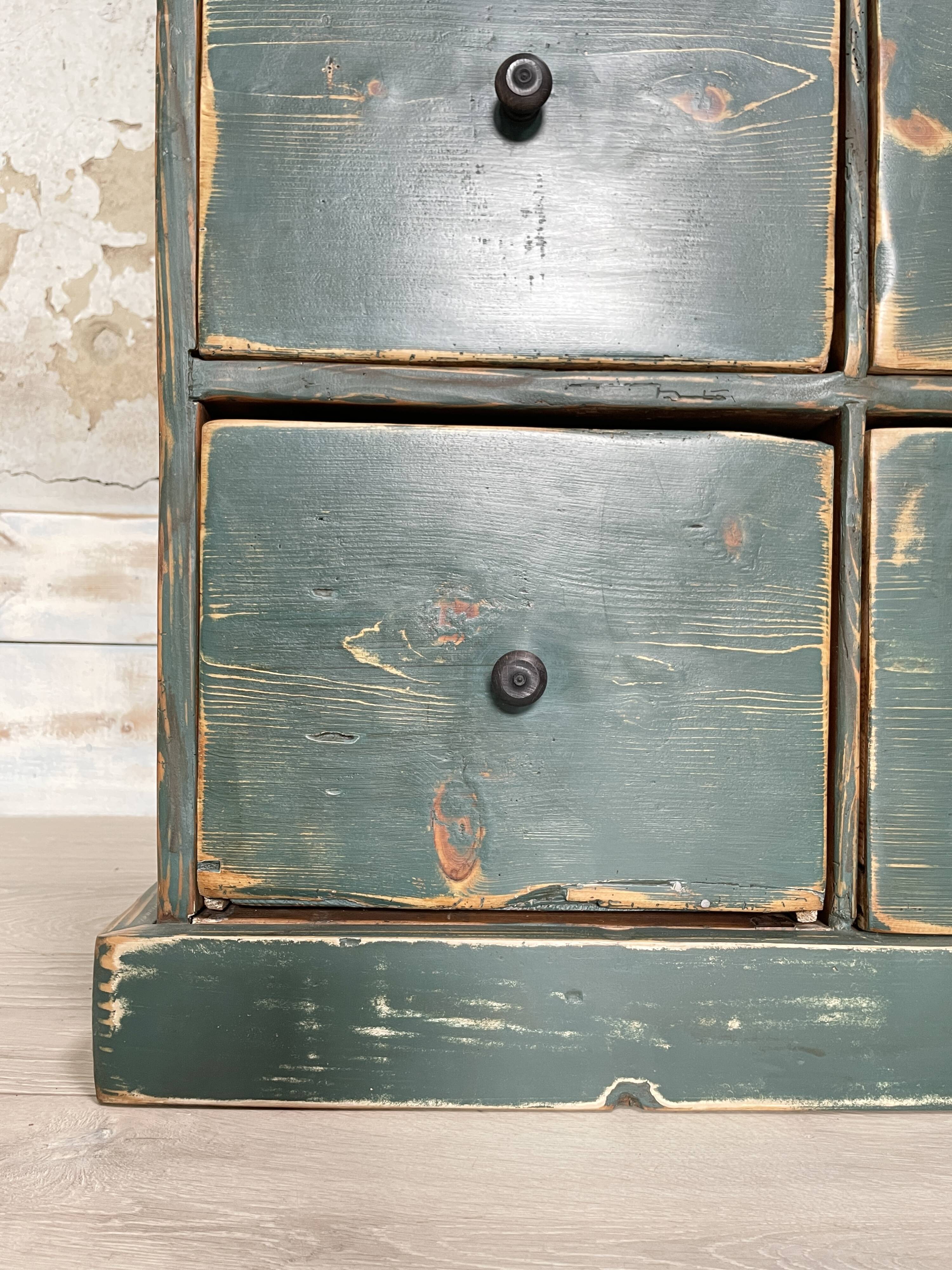 Furniture of trade showcase, around 1900.