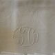 Nappe damassée et ses 12 serviettes brodé monogramme SC damas floral
