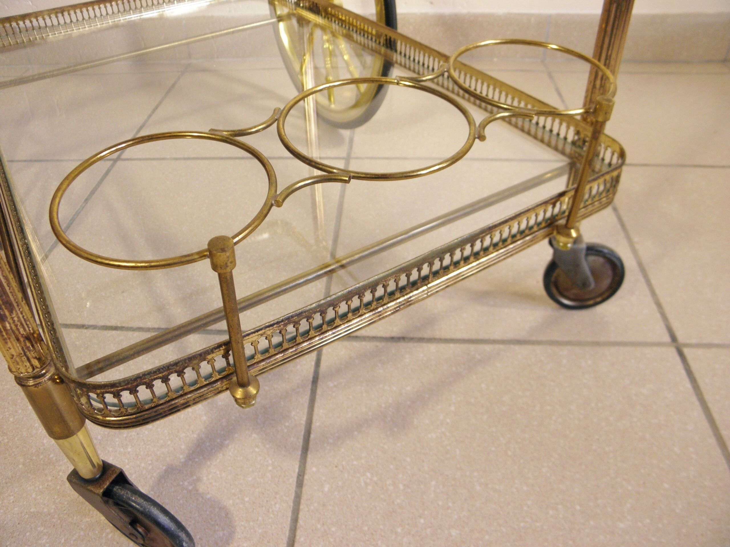 Mobile trolley - golden bar