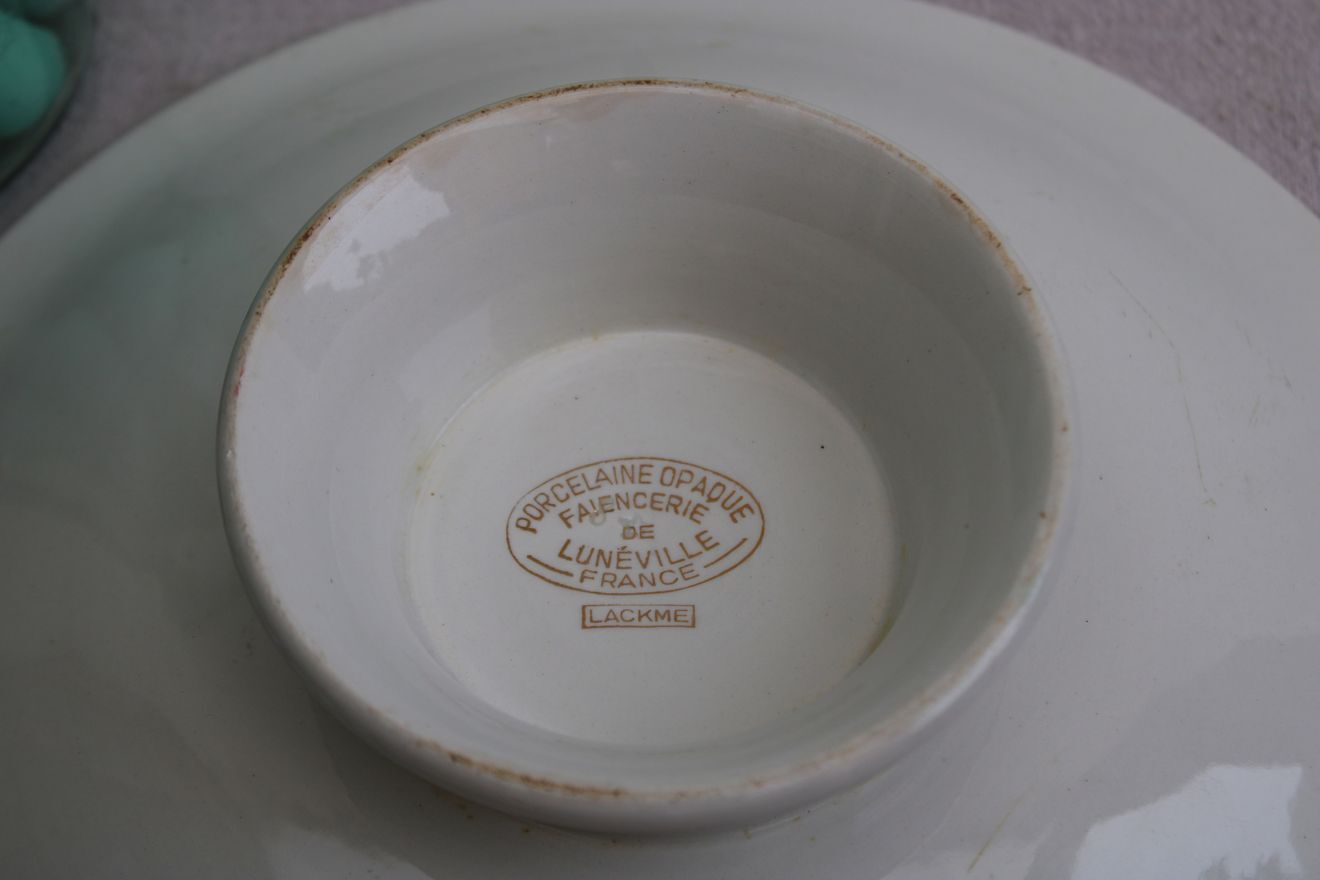 Coupe sur pied en porcelaine