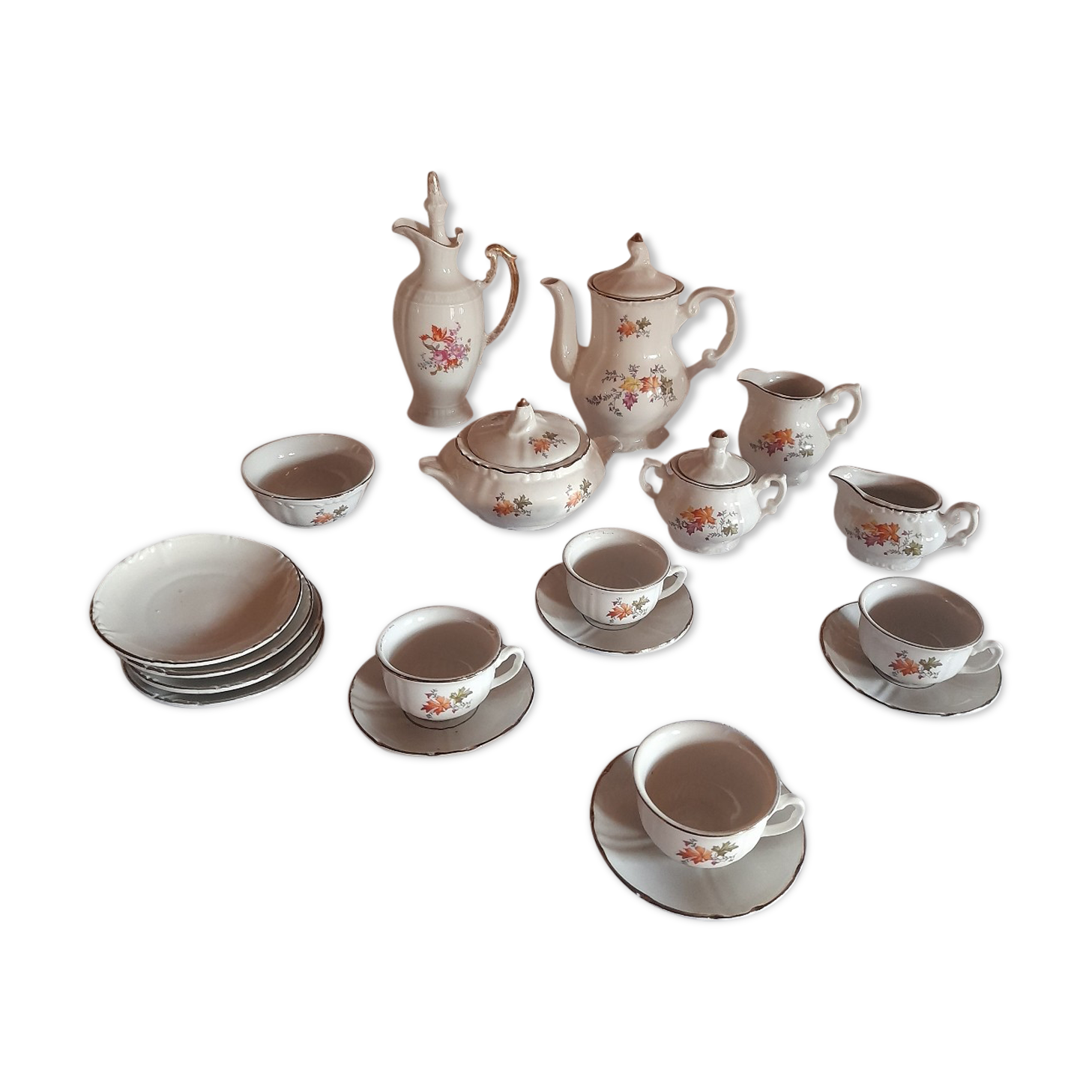 Coffee set 19 pieces in porcelain