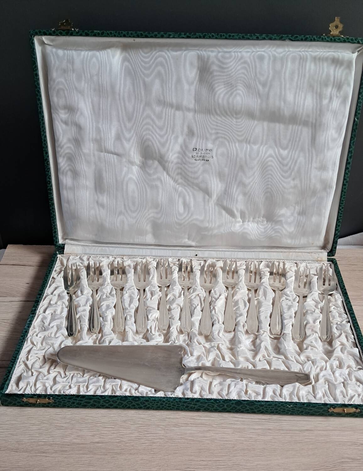 Cutlery set of 12 forks and silver-plated cake server