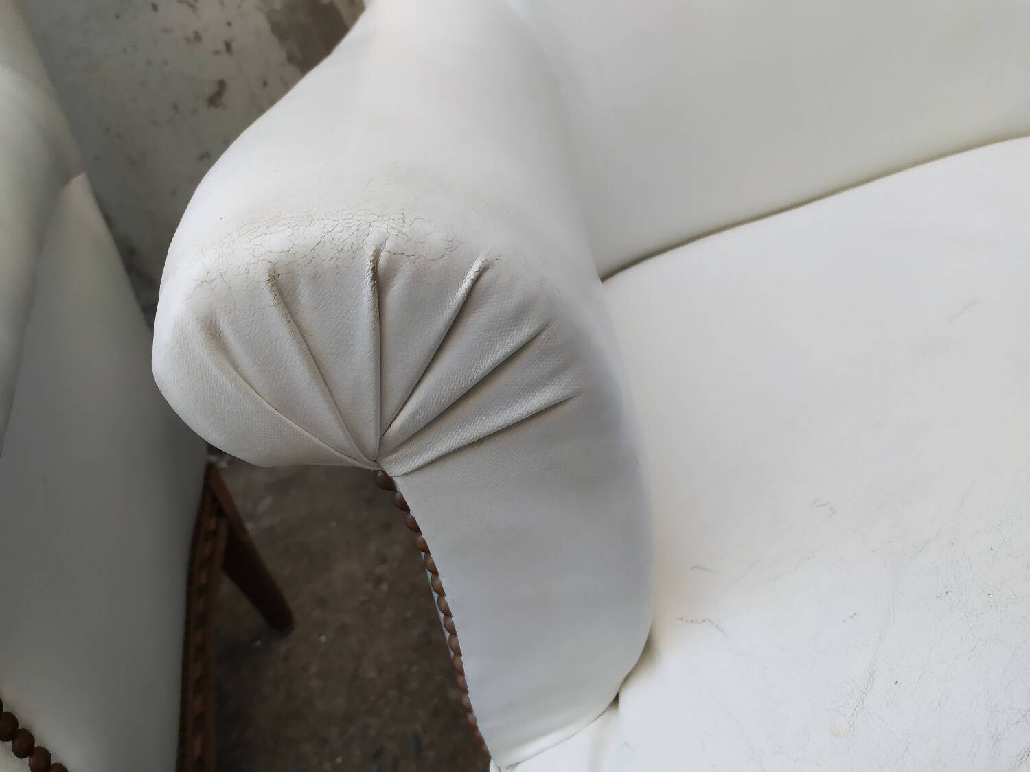 Paire de fauteuils Louis XVI