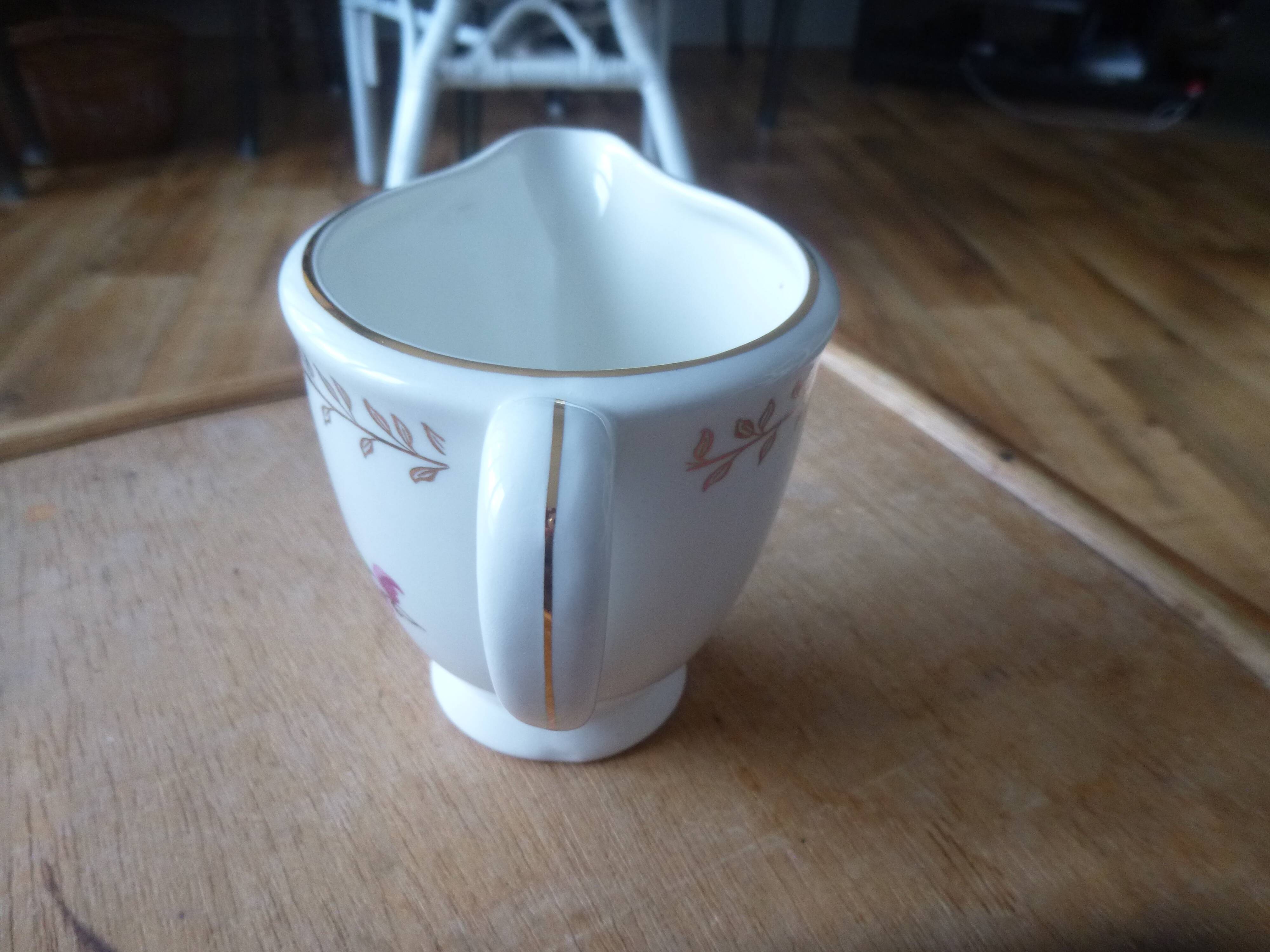 New milk jug Faience from Gien model Underwood