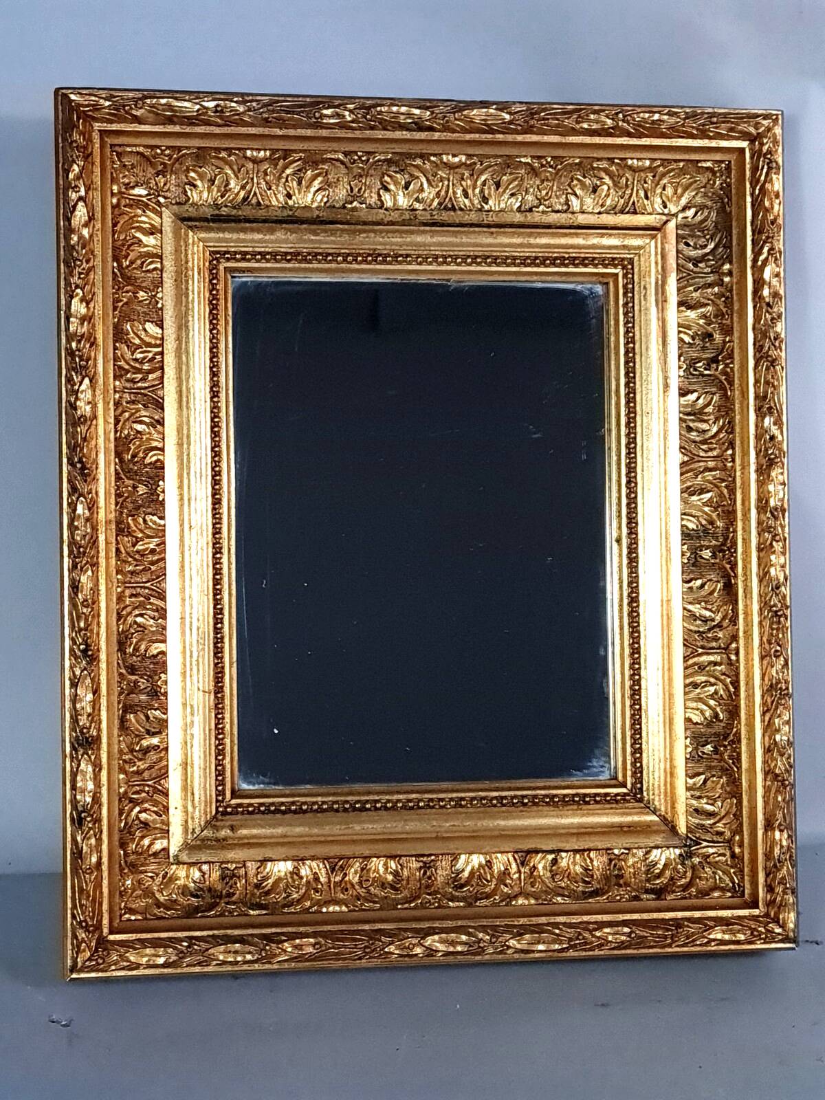 Mirror with antique beaded frame 36x30.5 cm gilded stucco wood C680 S