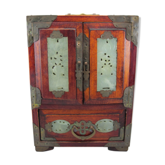 Boite à bijoux chinois en bois orné des plaques de jade n°2