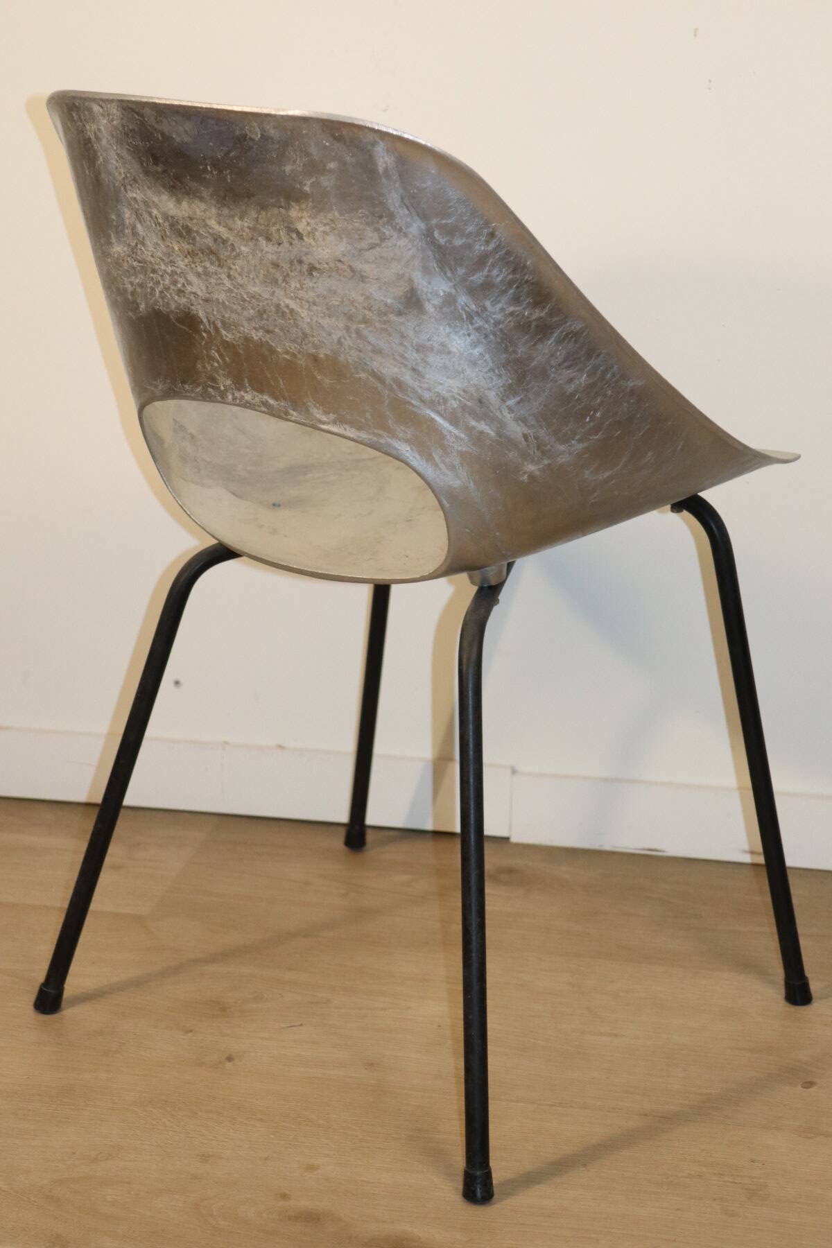 Aluminium chair, "Tulip" model, by Pierre Guariche, Steiner edition, 1960