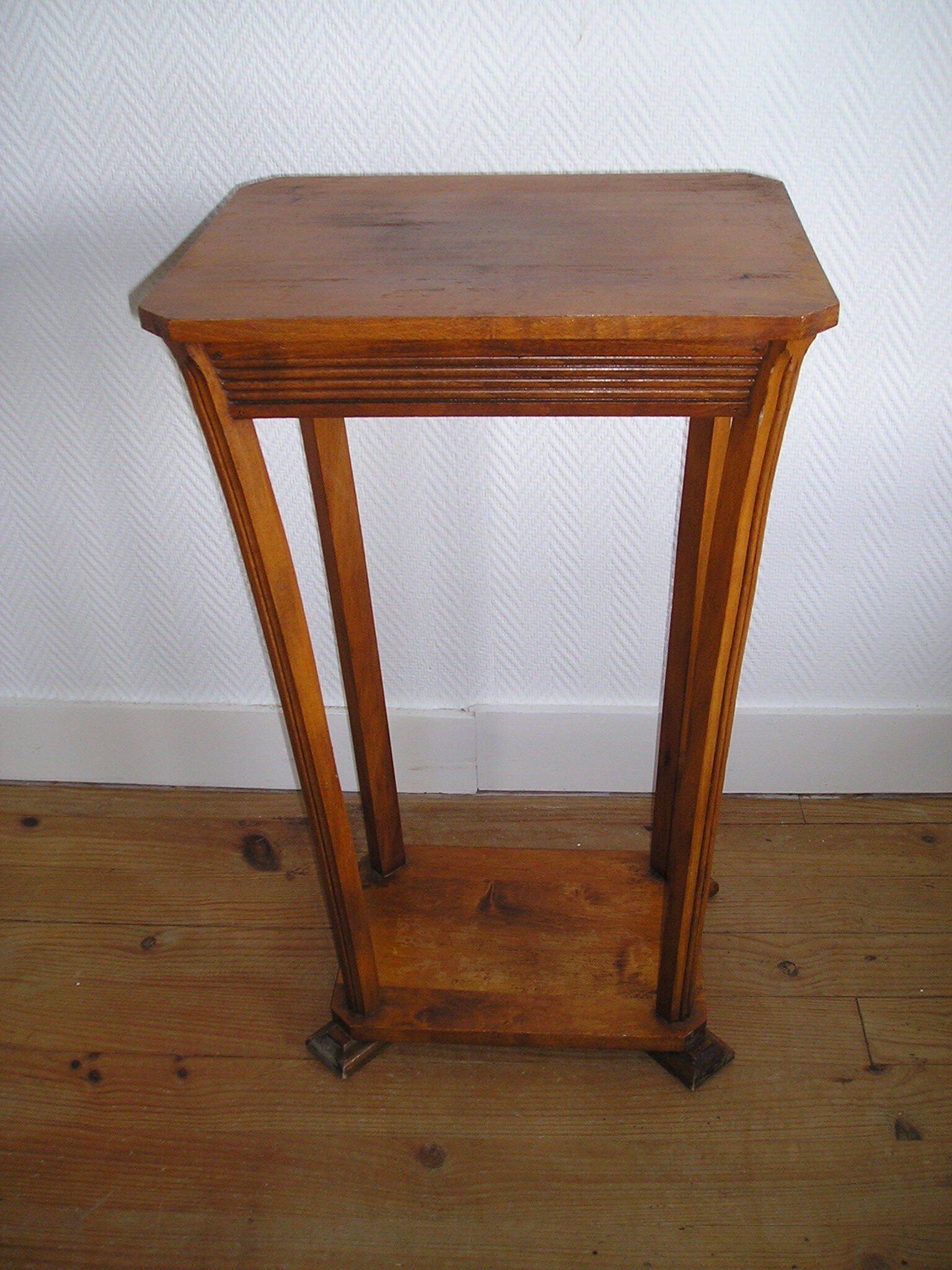Sofa end table with 2 trays