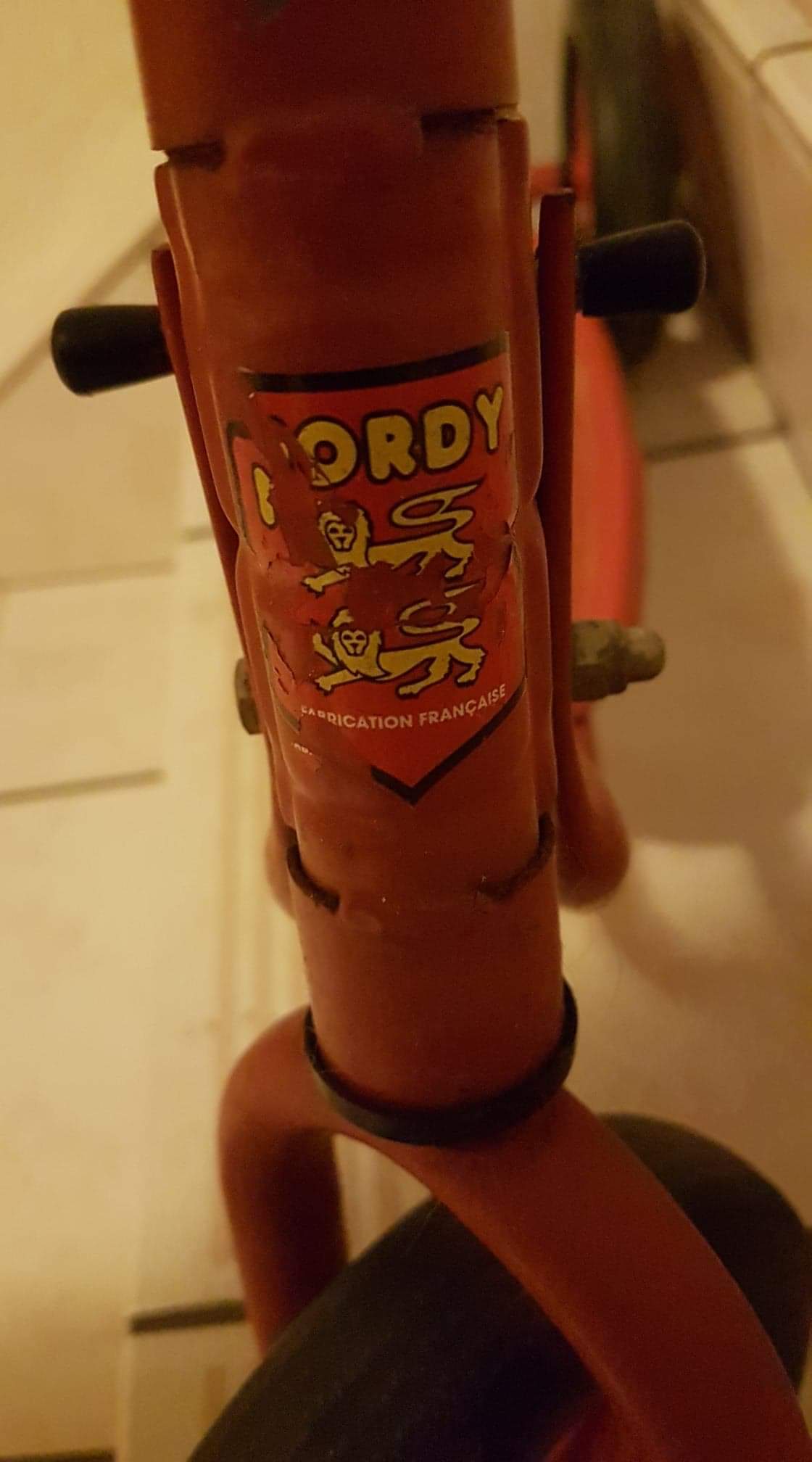Trottinette pliable 3 roues Nordy rouge et blanche