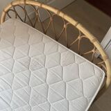 Lit corbeille en rotin vintage
