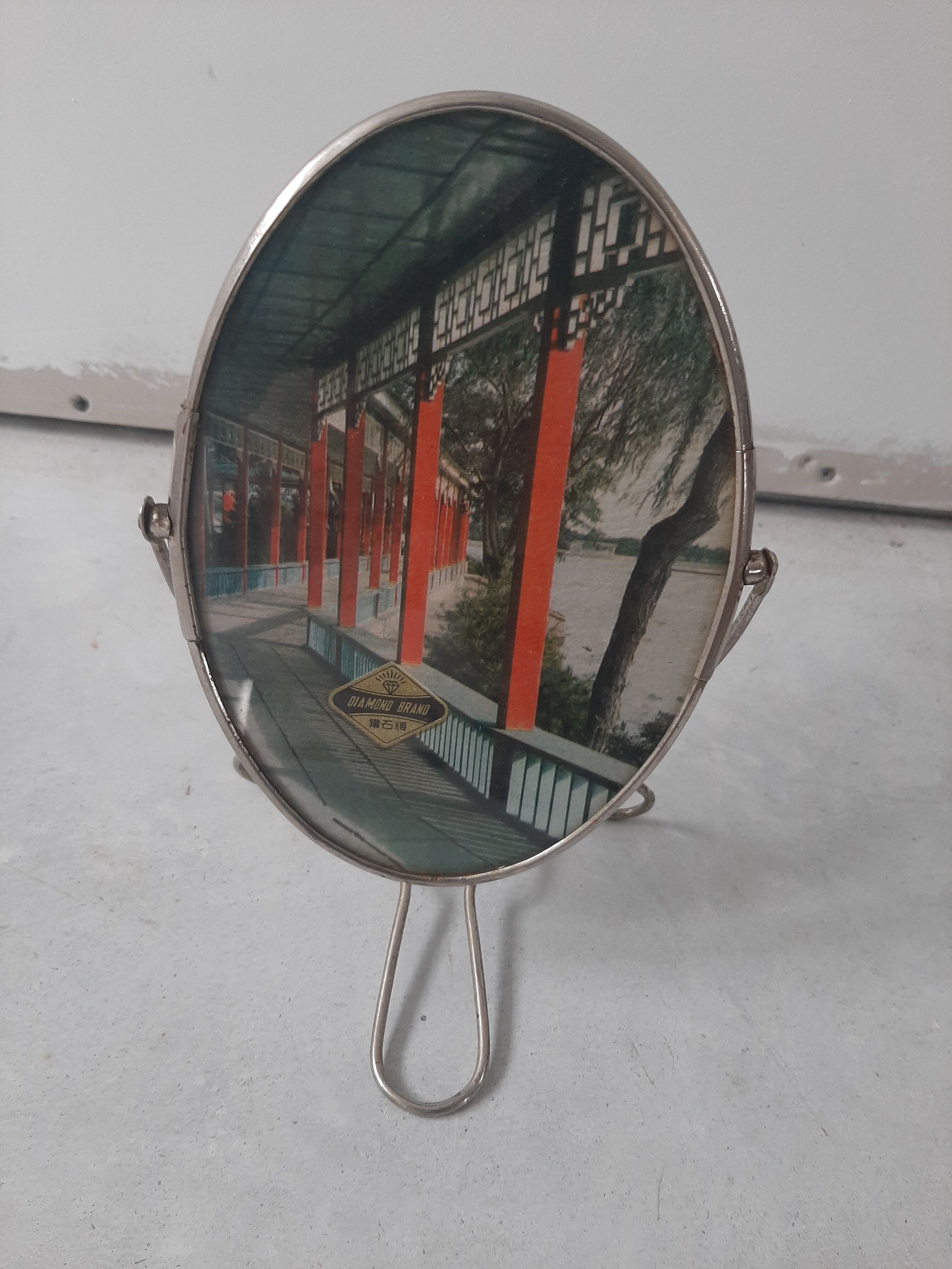 Oval mirror with cat ears