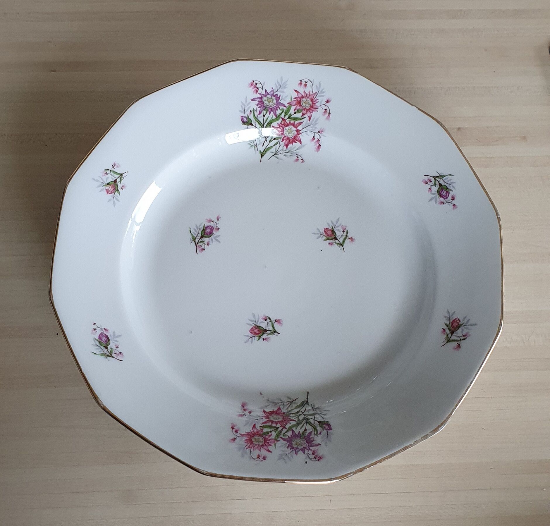 Porcelain dish