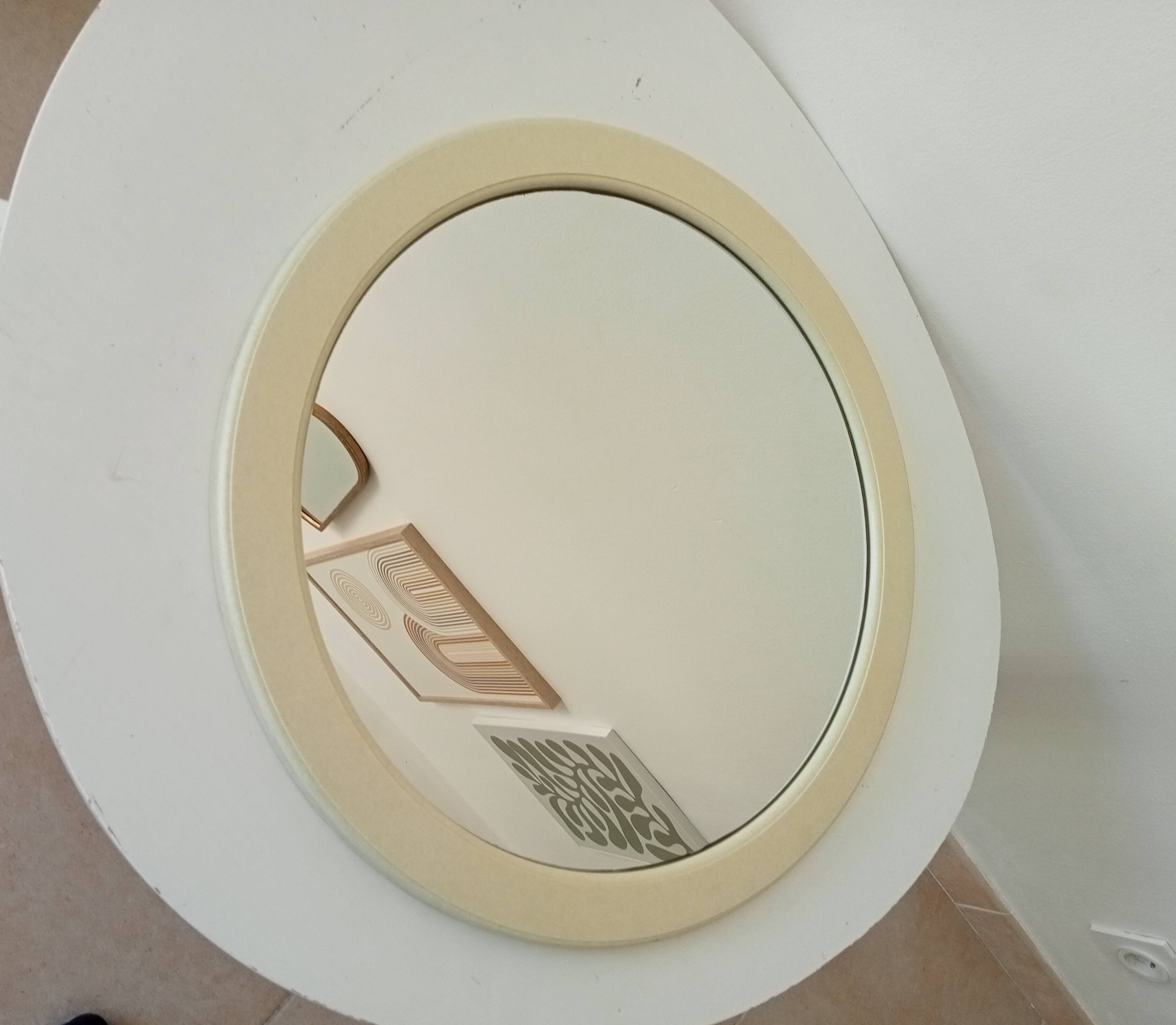 Vintage round mirror from the 70s/80s.