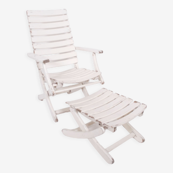 Garden chaise longue with footrest