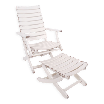 Garden chaise longue with footrest