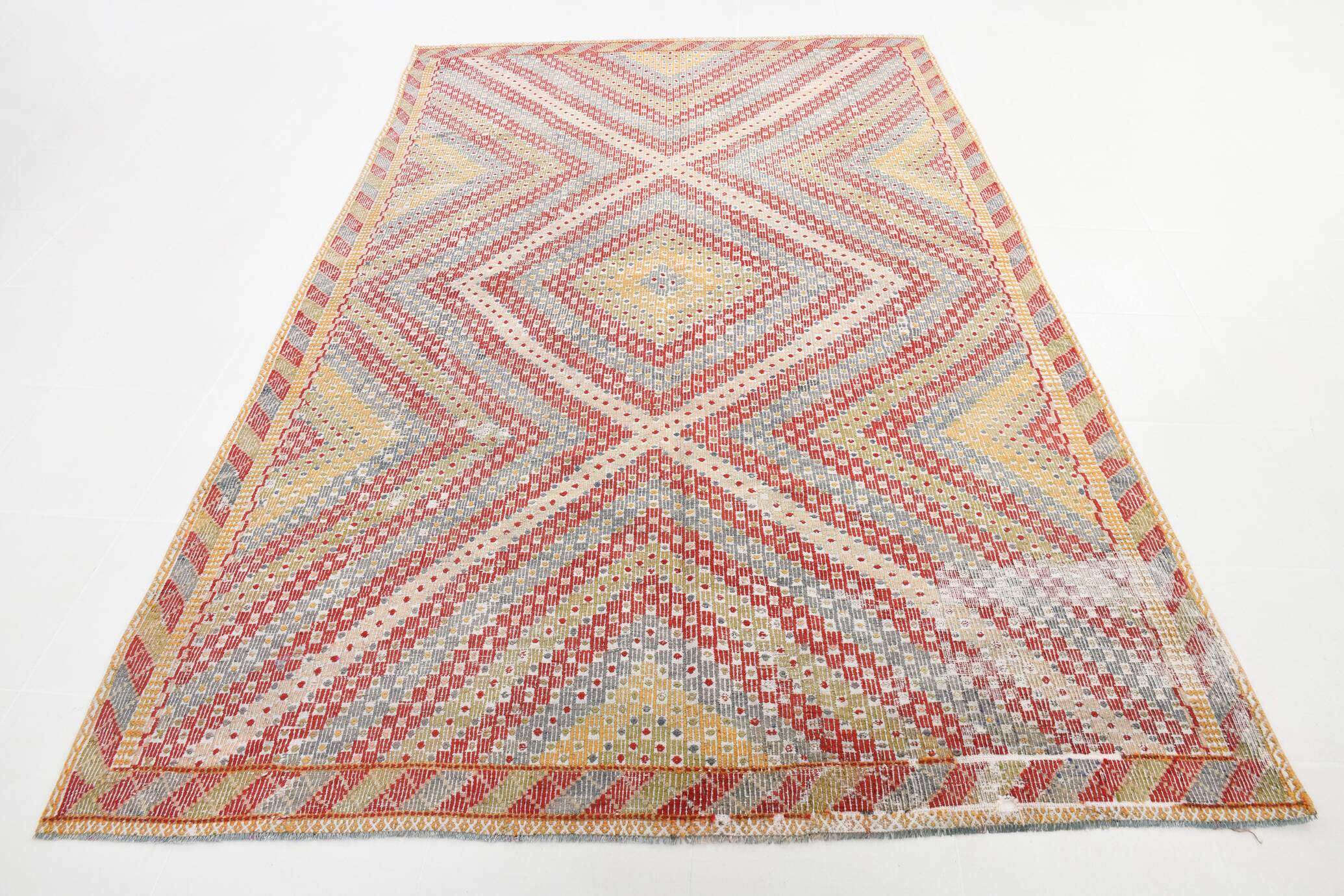 6x10 Scandinavian Vintage Kilim Rug, 200x312Cm