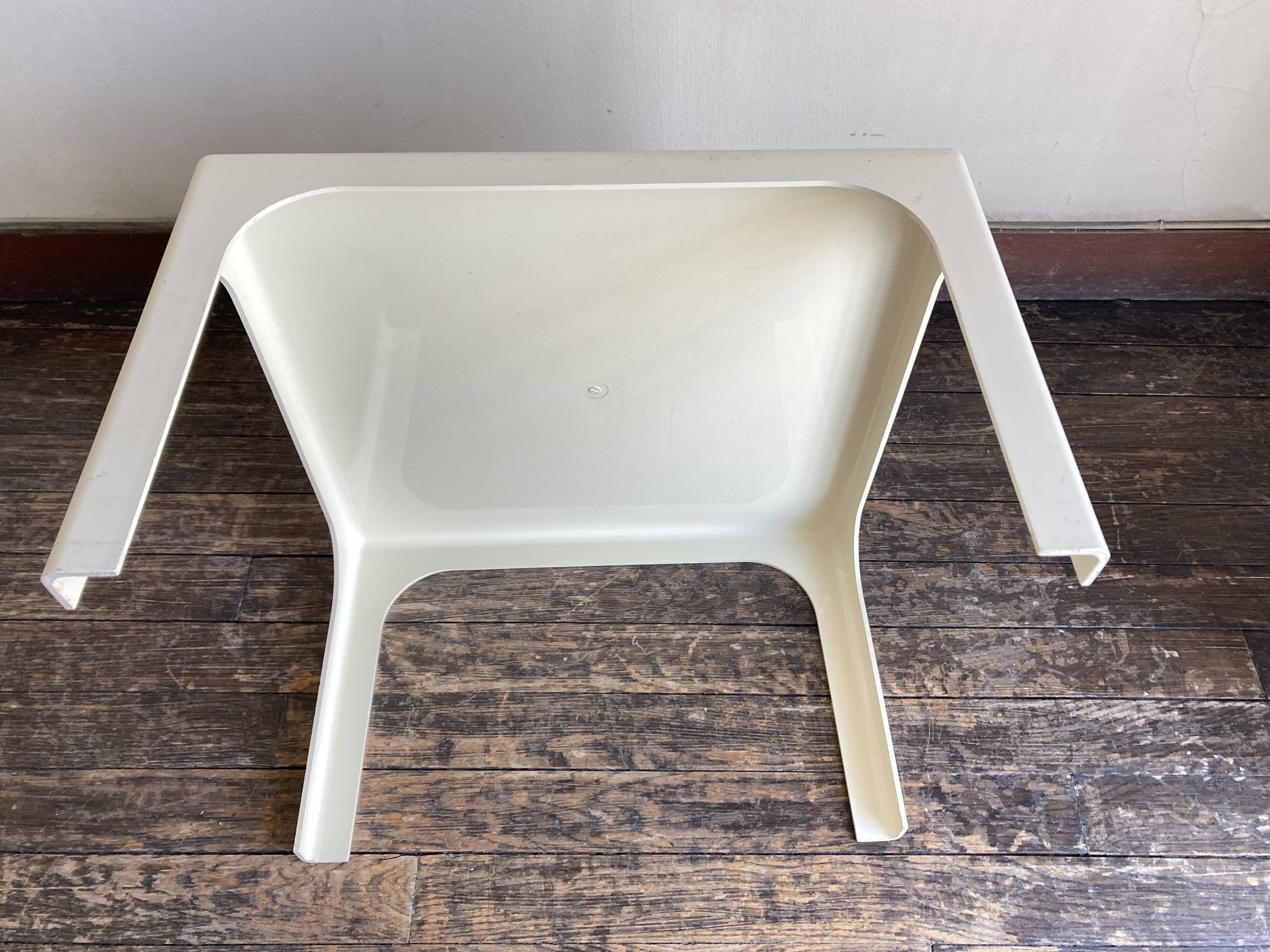 Space age coffee table Flair for Prisunic 1970 white