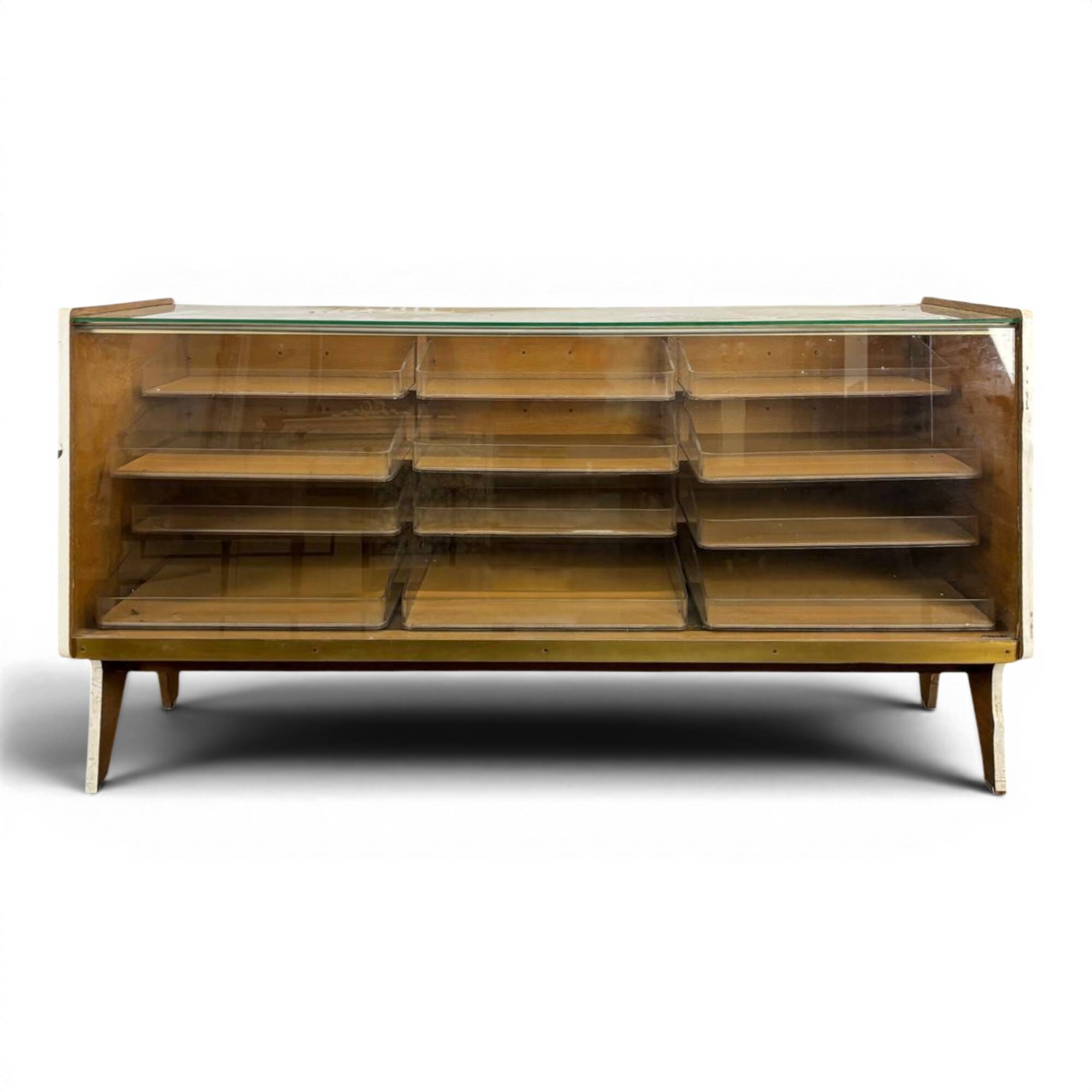 Siegel Paris trade counter, fully glazed.