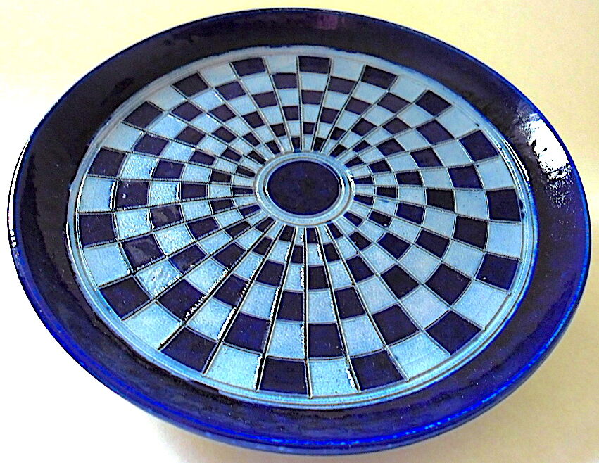 Circular sandstone plateau with Alsace salt