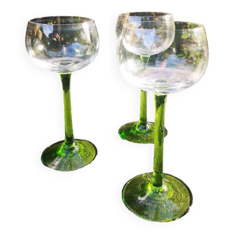 3 Alsatian wine glasses with green stem