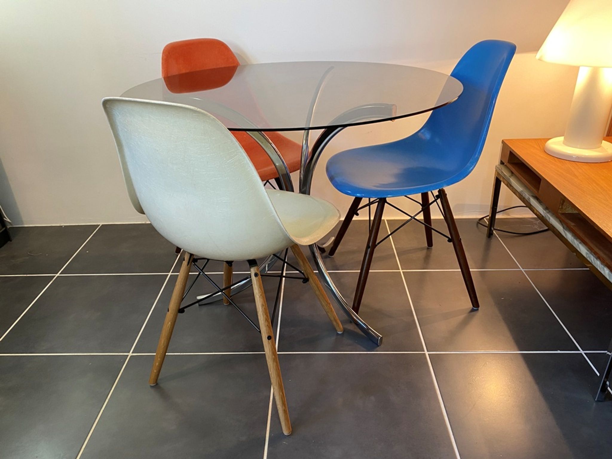 Round kitchen or dining room in smoked glass chrome structure an70