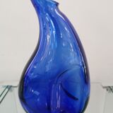 Carafe en verre bleu vintage