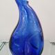 Carafe en verre bleu vintage
