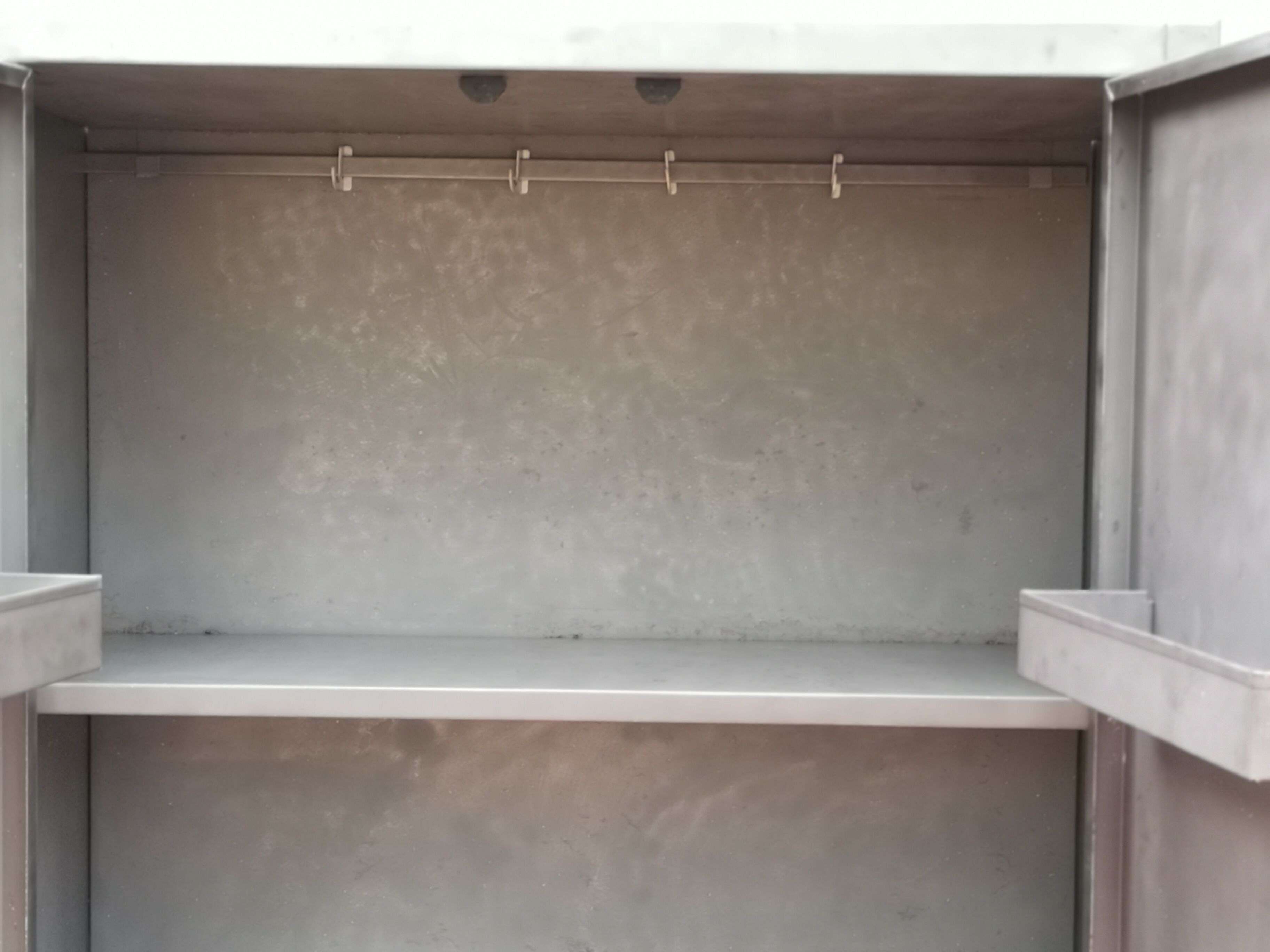 Kitchen cabinet in industrial metal style 50/70