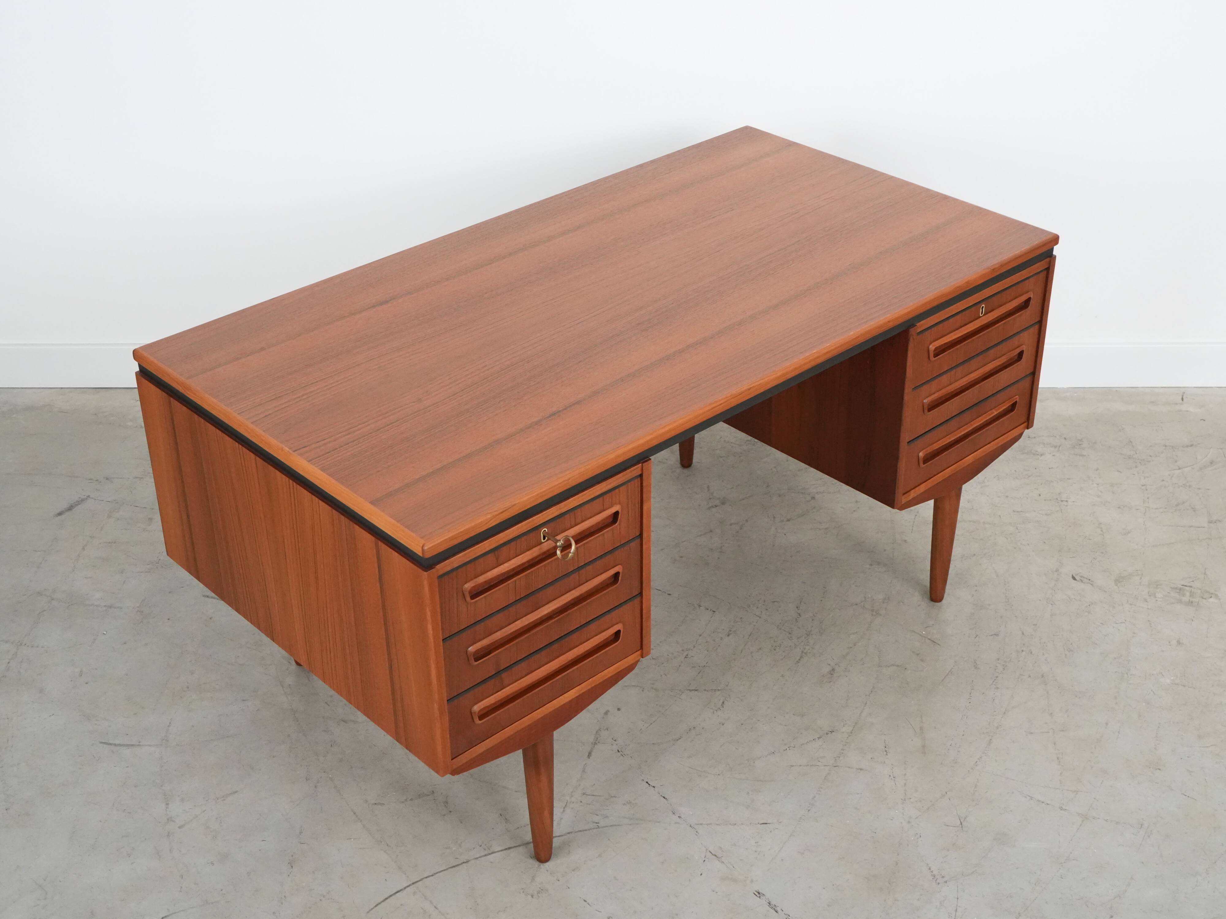 Teak desk, Danish design, 1960s, designer: J. Svenstrup