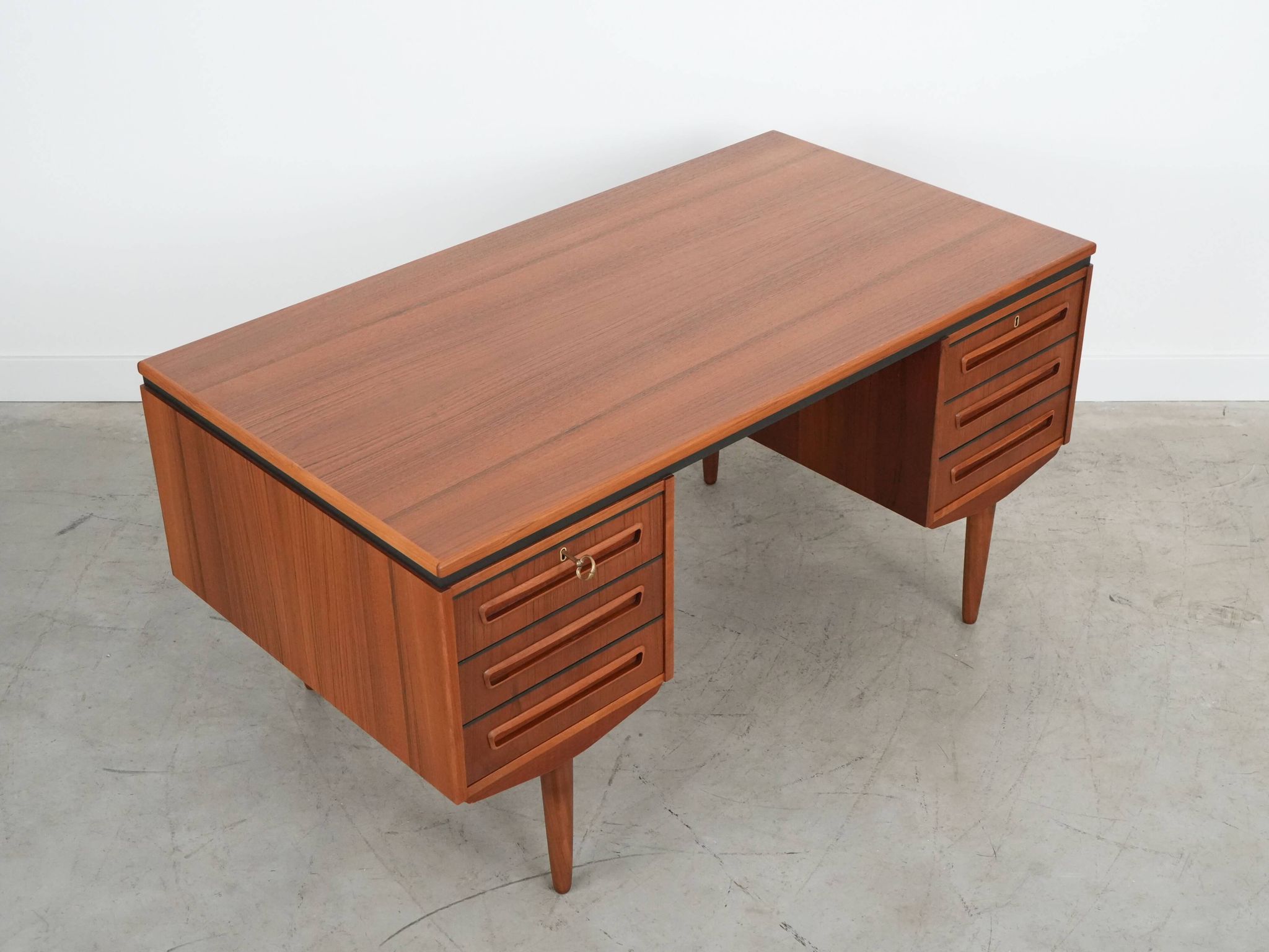 Teak desk, Danish design, 1960s, designer: J. Svenstrup