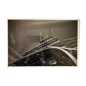 Photograph of the Eiffel Tower