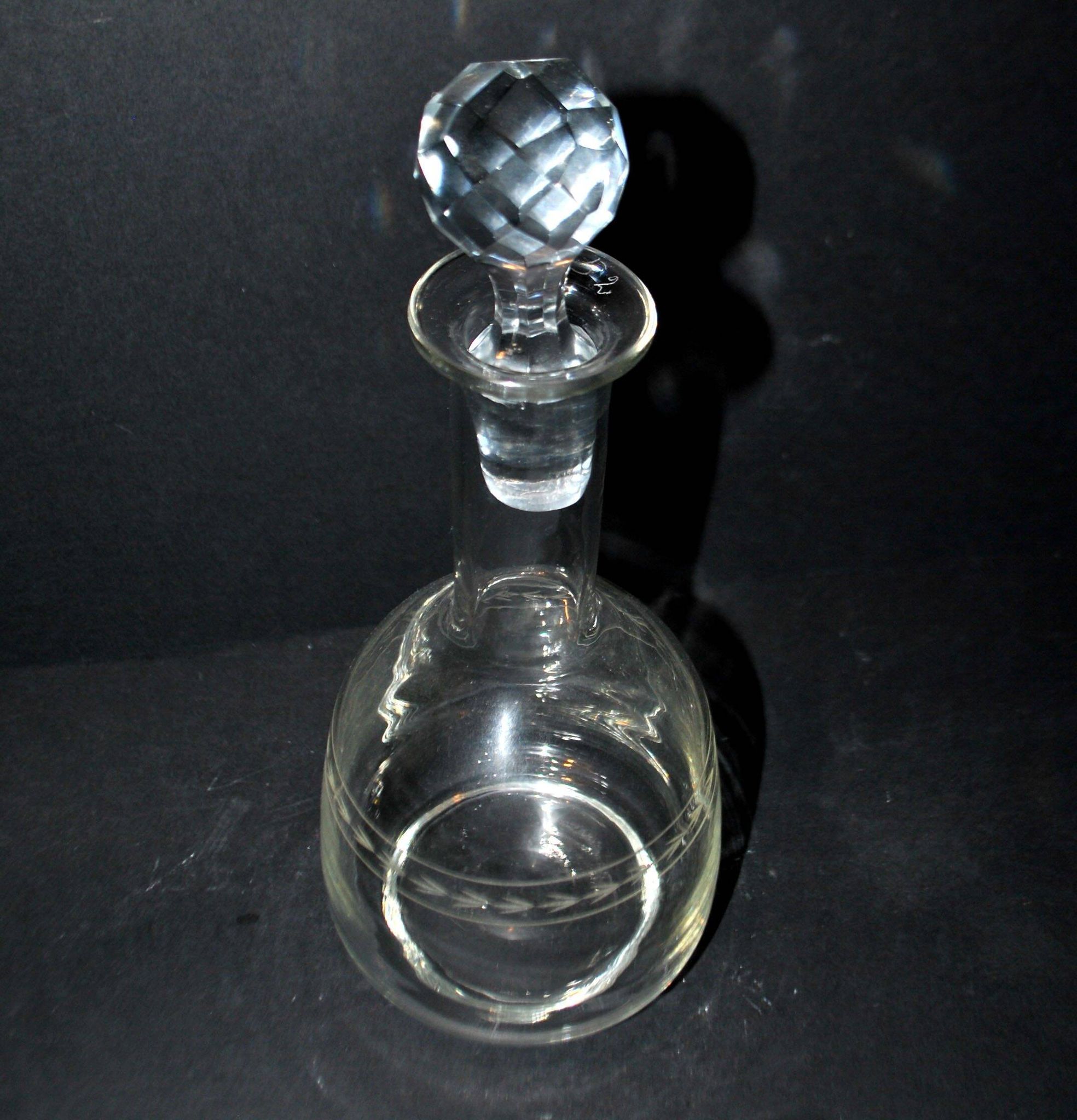 Carafe ancienne gravée frise de laurier 1900