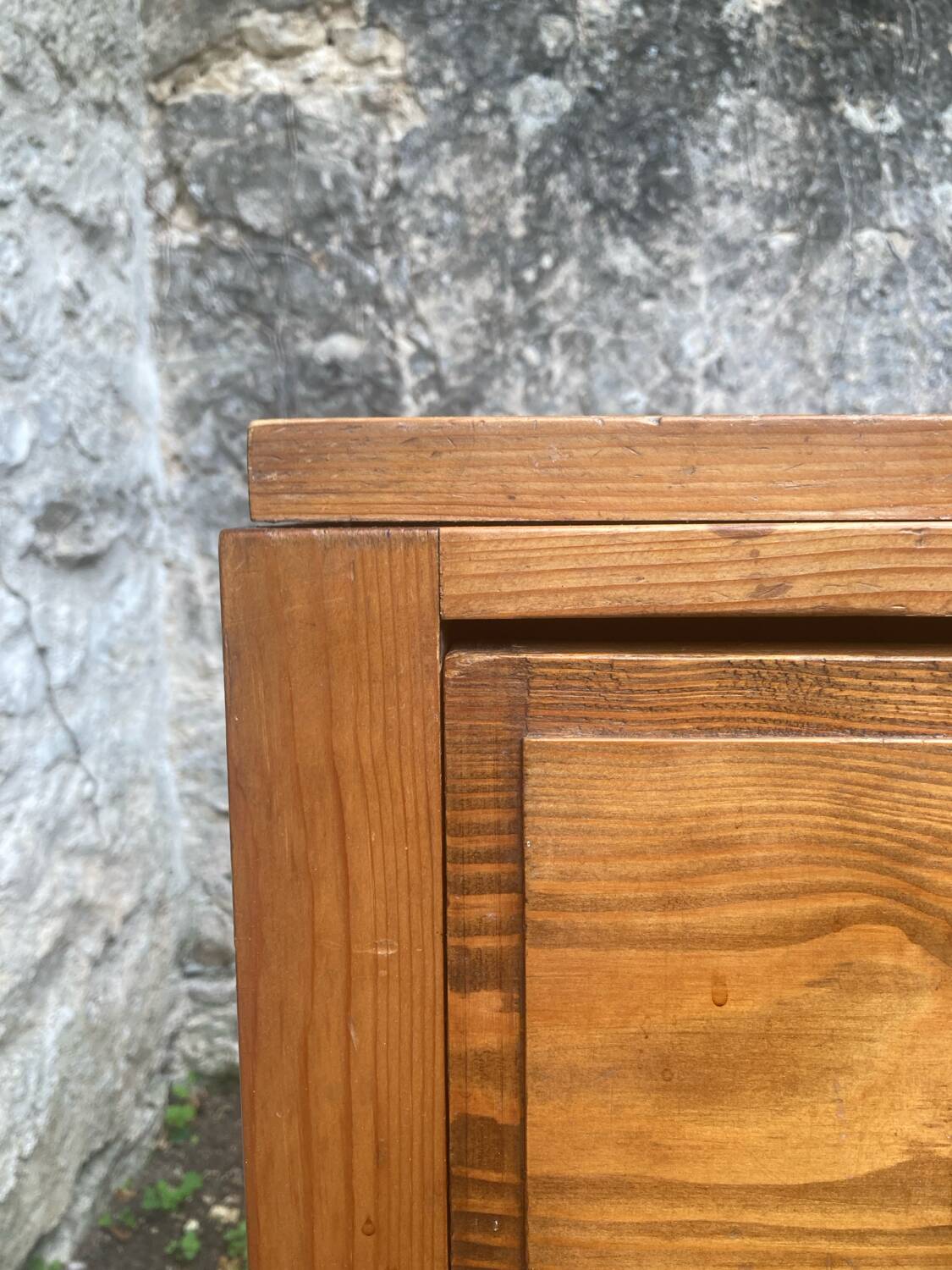 Vintage pine chest of drawers