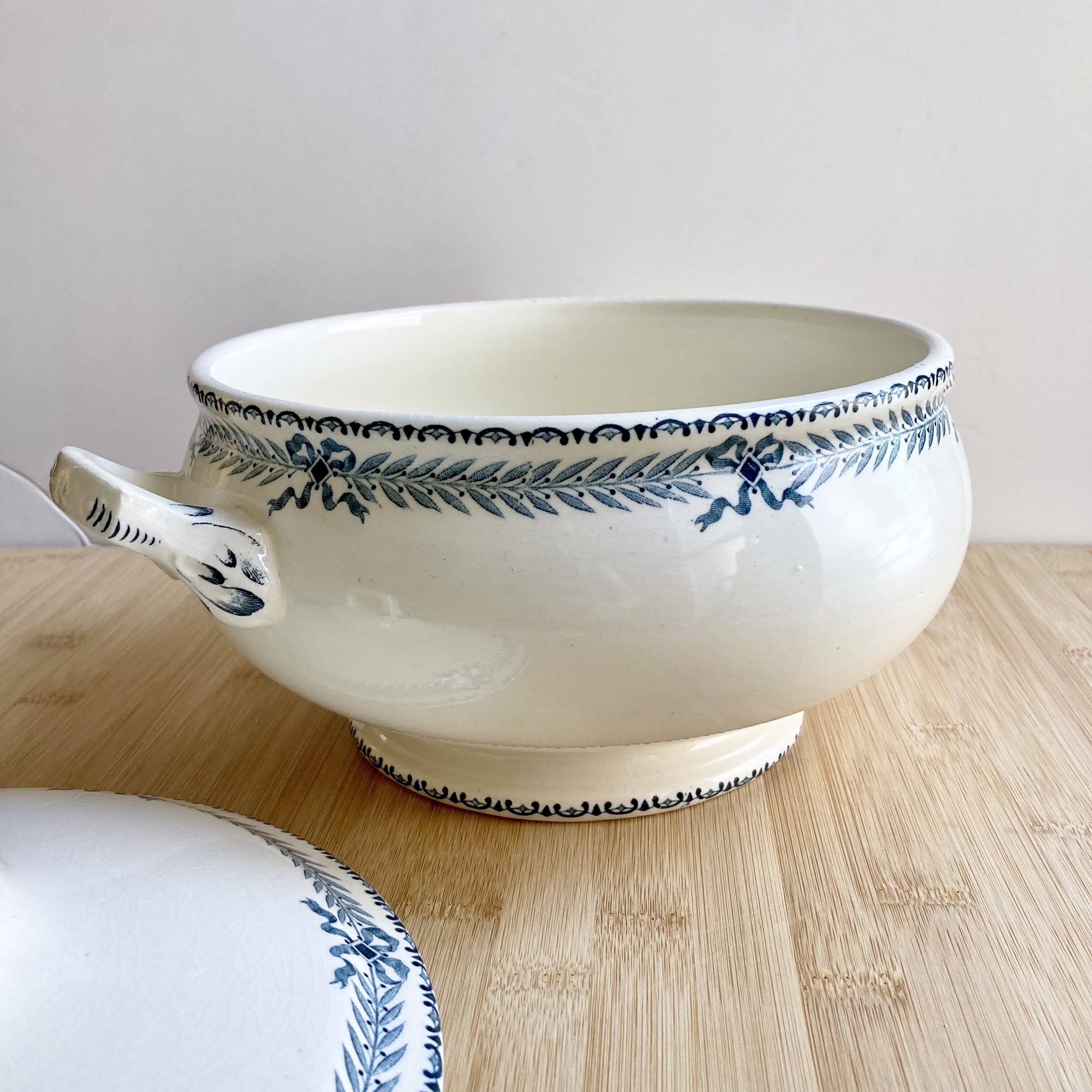 Choisy le Roi iron clay soup tureen