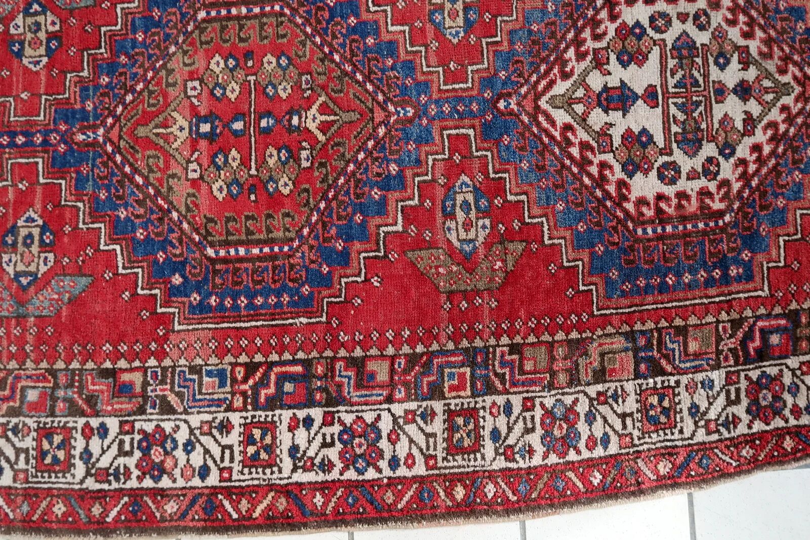 Antique Serab wool runner, crimson field & stepped medallions, c. 1920s — 93 × 204 cm — 1C1284
