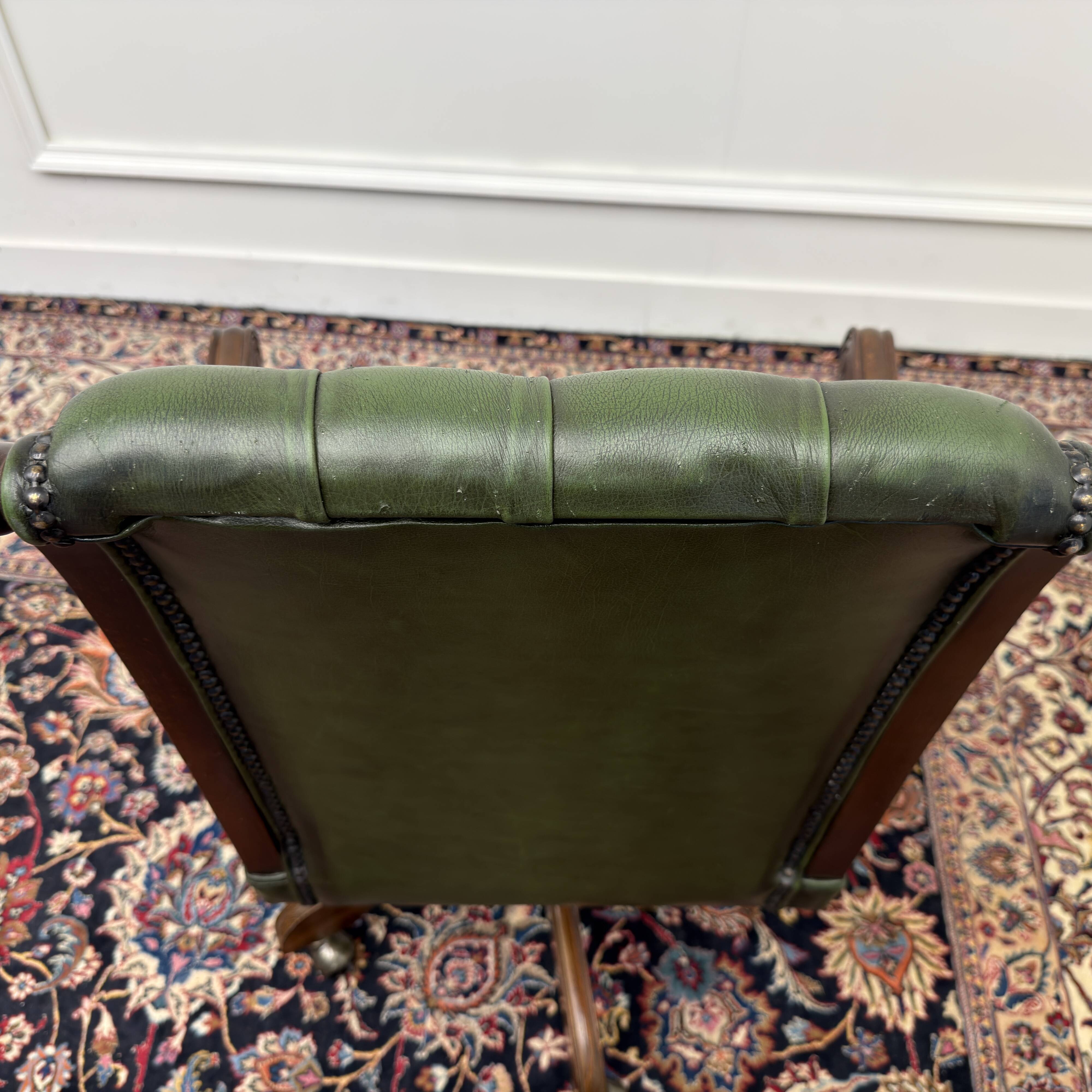 Chaise de bureau Chesterfield verte en anglais