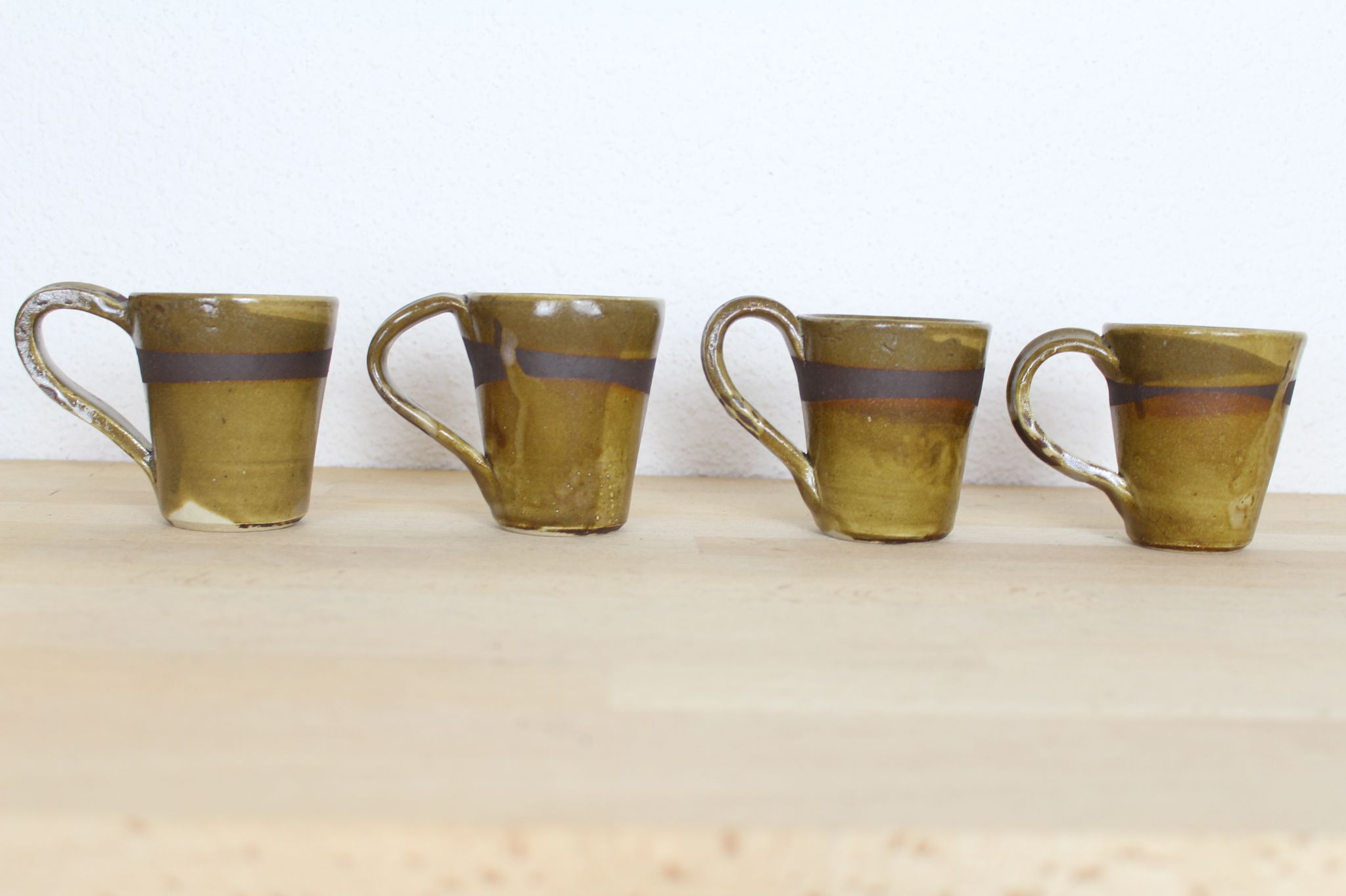 Set de 4 tasses en céramique vertes et noires