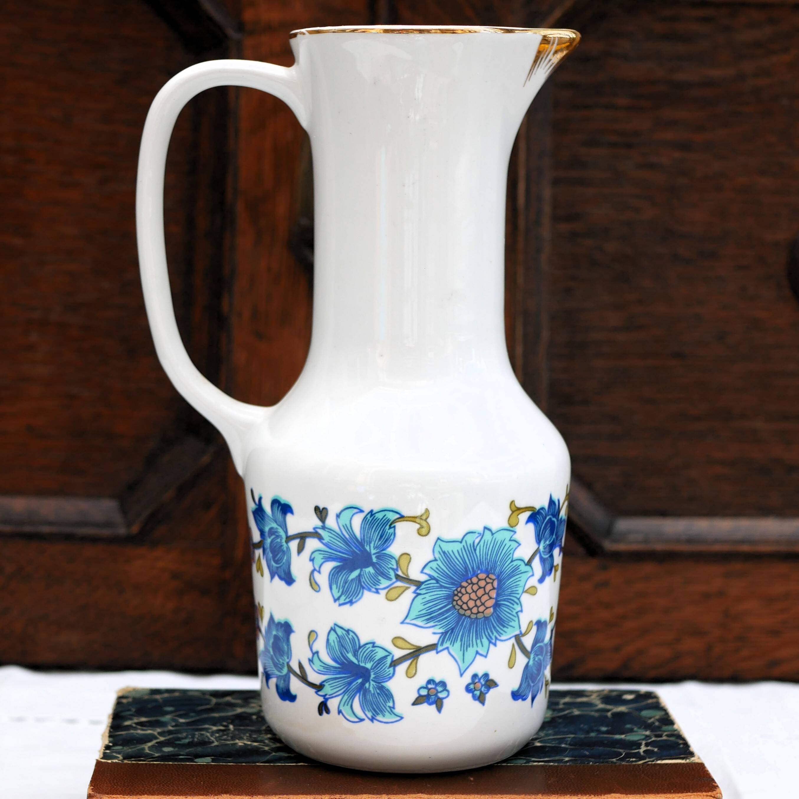 Alcobaça from Portugal, vintage mid-century jug/vase