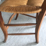 Round wooden table (4/6 people) with 4 straw chairs
