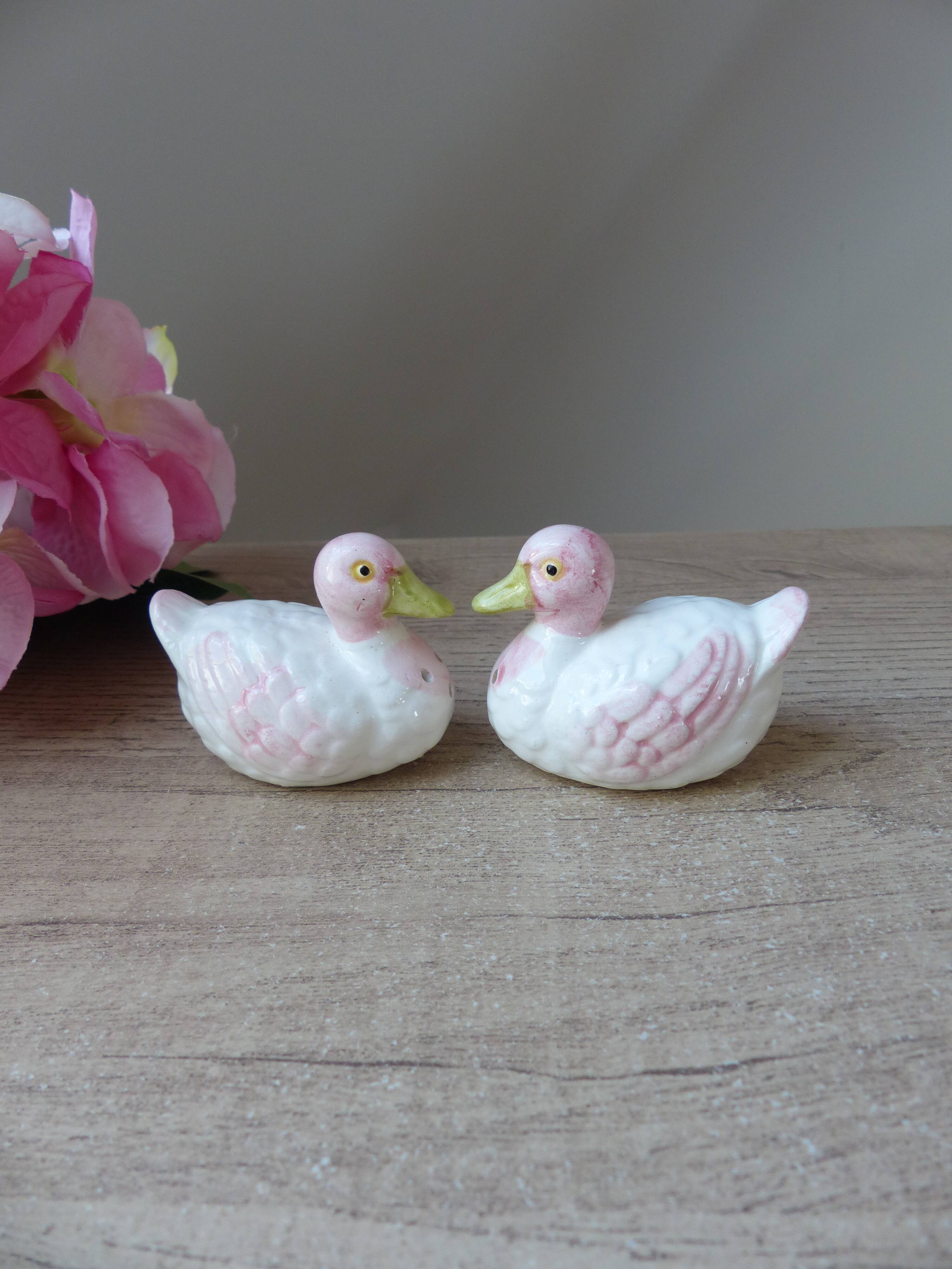 Vintage ceramic duck salt shaker and pepper shaker set
