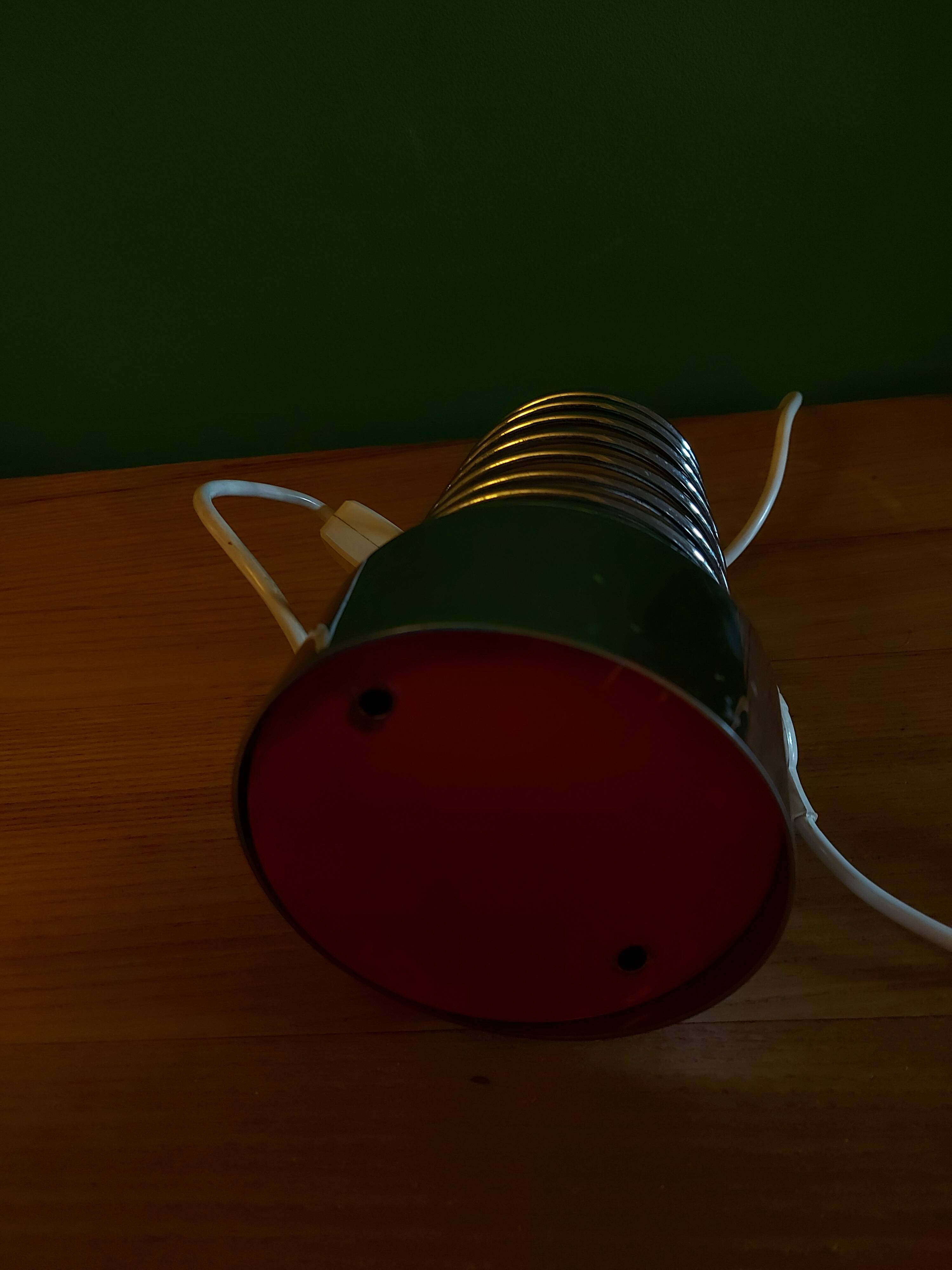 Vintage lamp springs out