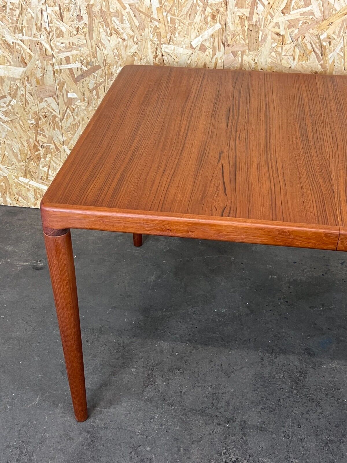 Teak dining table danish design, 60s 70s